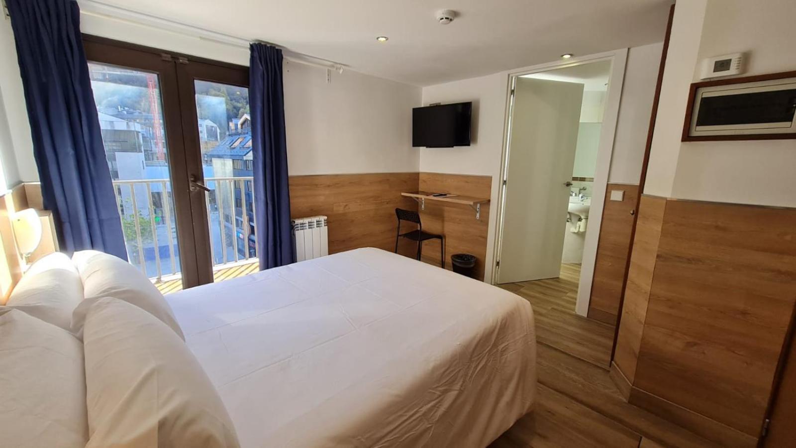 Aston Hotel