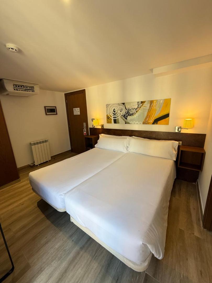 Aston Hotel