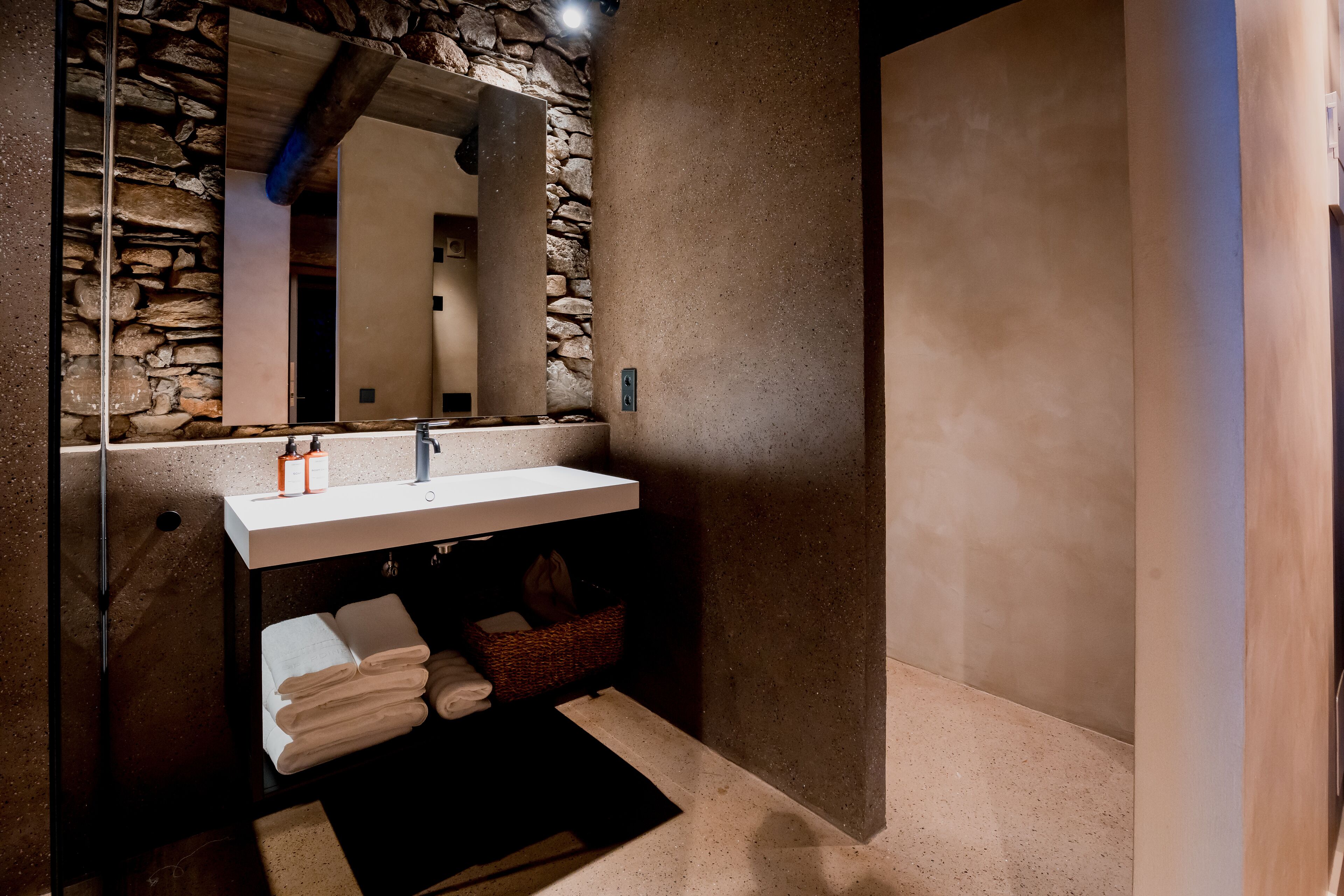 Les Pardines 1819 Mountain Suites & SPA