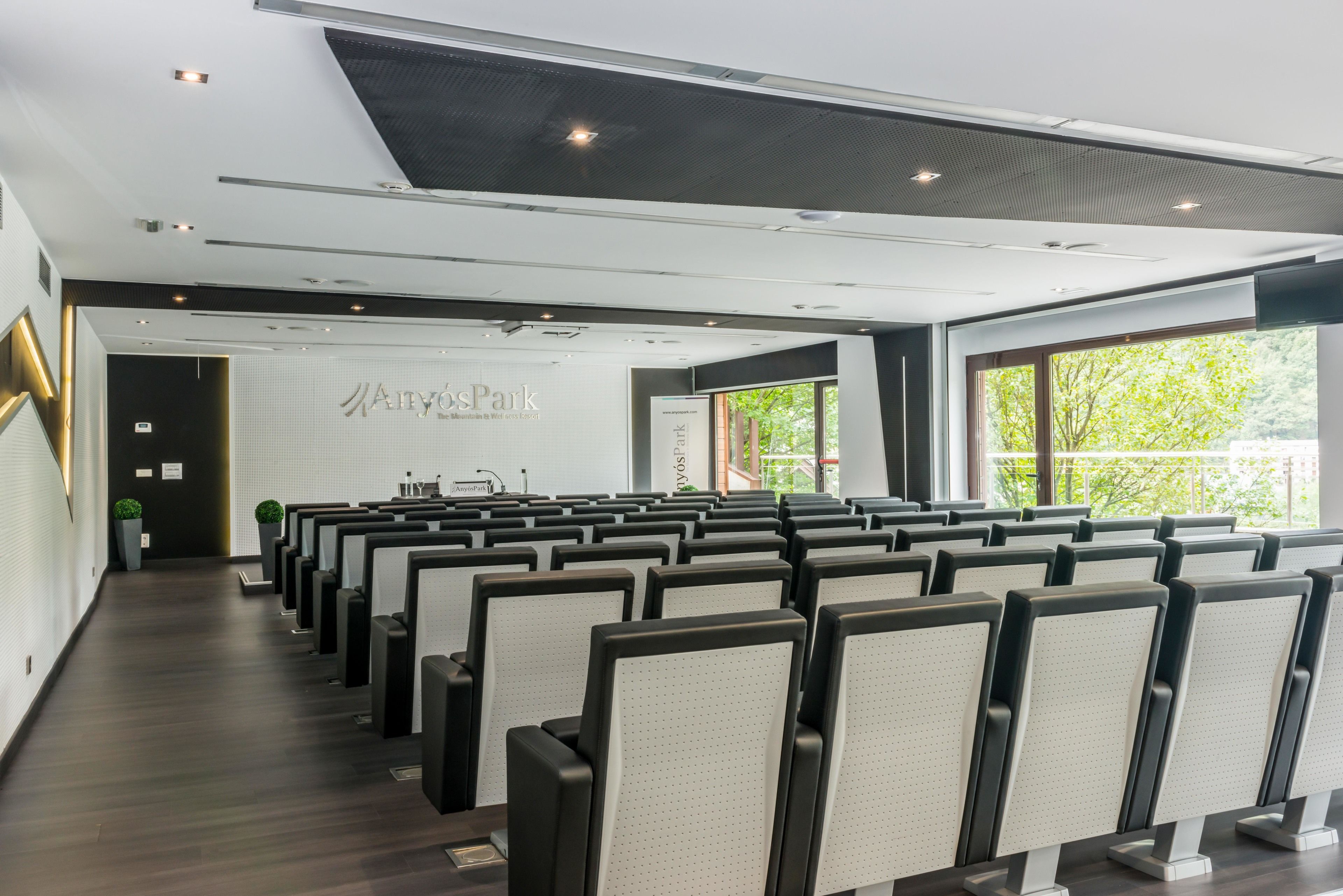 Anyos Park Hotel