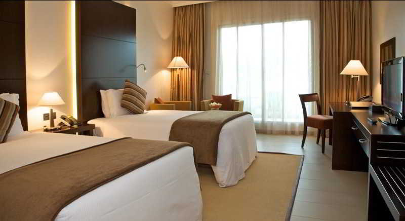 Metropolitan Al Mafraq Hotel