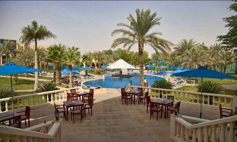 Metropolitan Al Mafraq Hotel