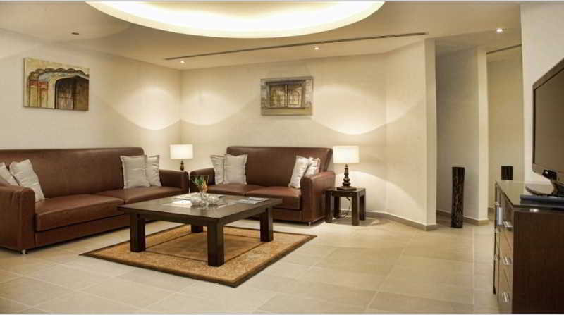 Metropolitan Al Mafraq Hotel