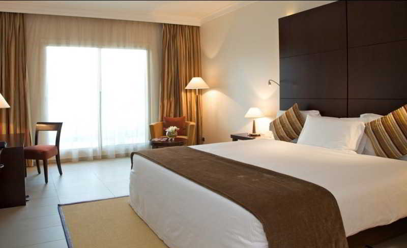 Metropolitan Al Mafraq Hotel