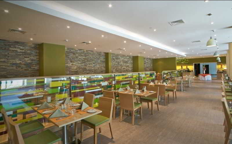 Metropolitan Al Mafraq Hotel