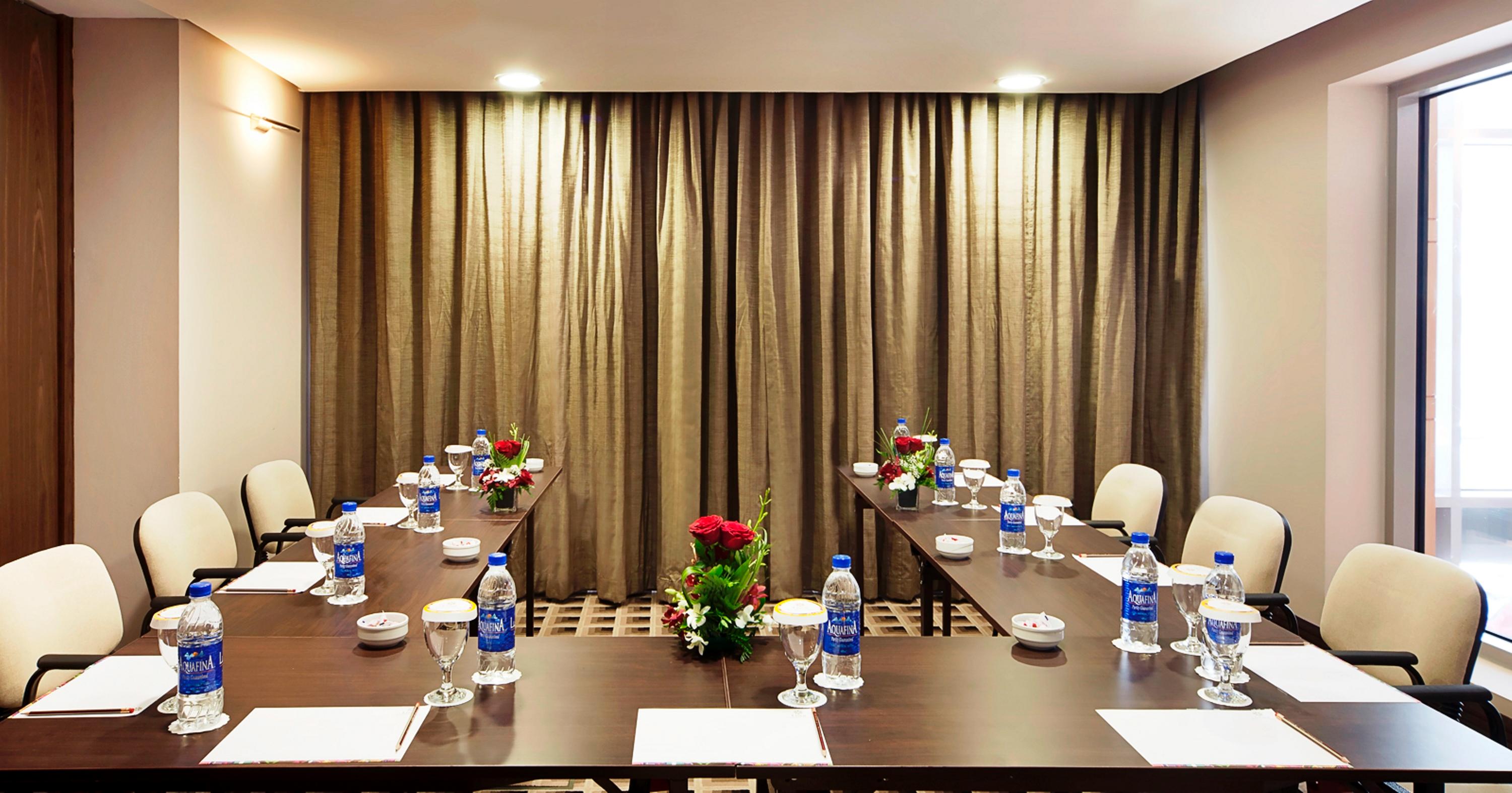 Oaks Liwa Executive Suites