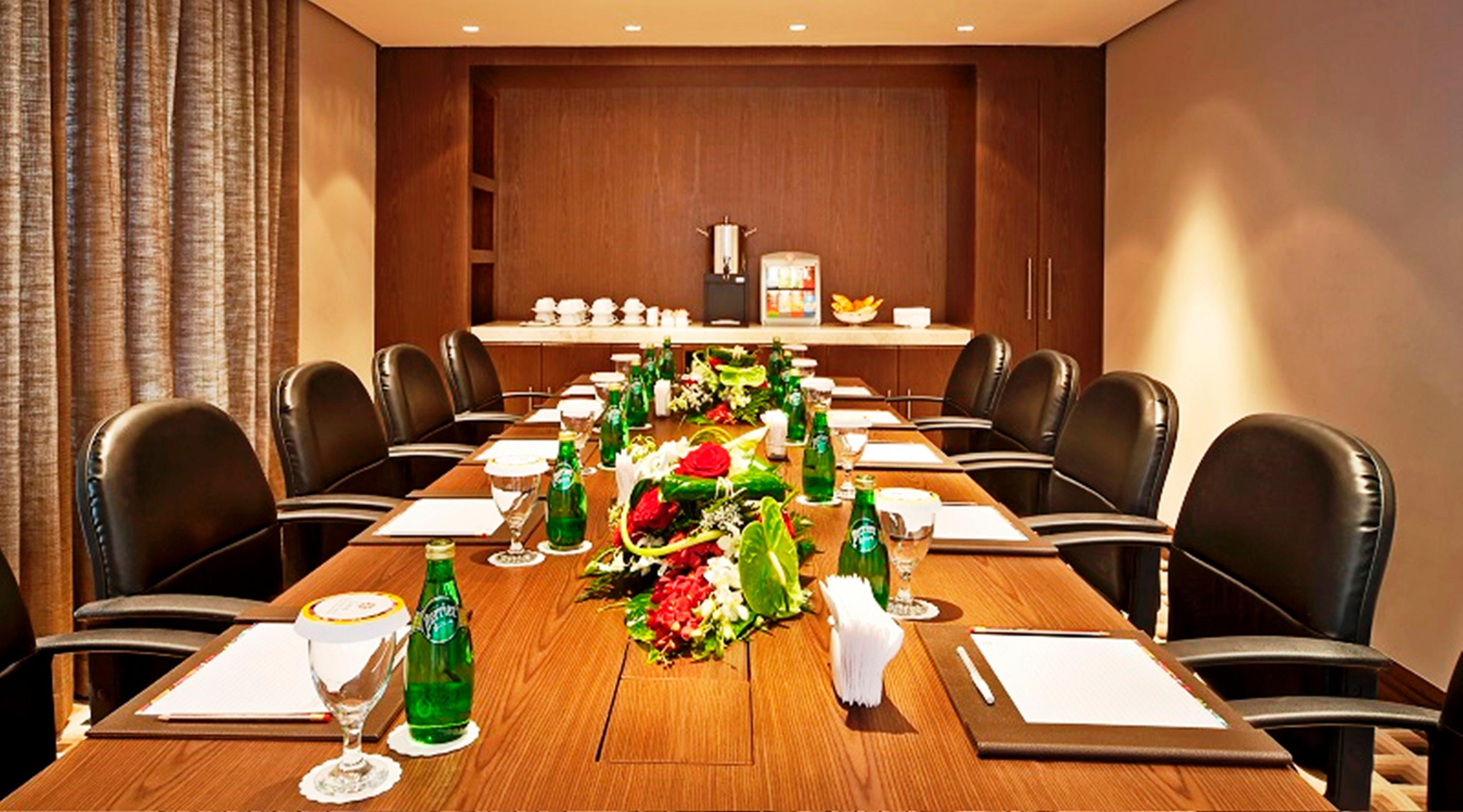 Oaks Liwa Executive Suites