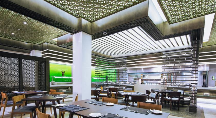 Ayla Bawadi Hotel & Mall