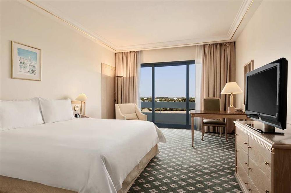 Radisson Blu Hotel & Resort, Al Ain