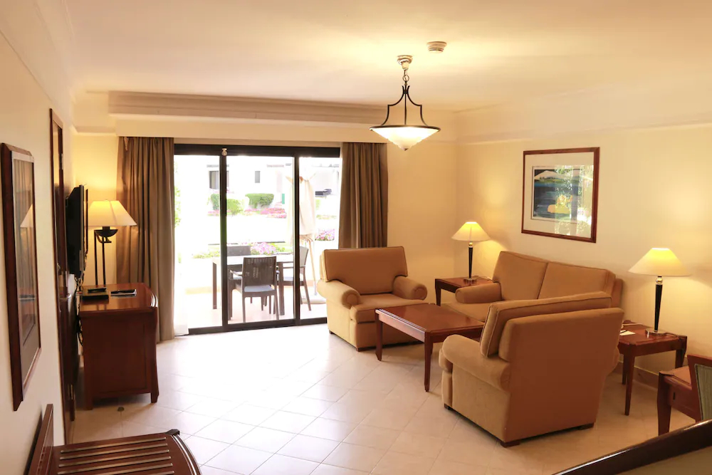 Radisson Blu Hotel & Resort, Al Ain