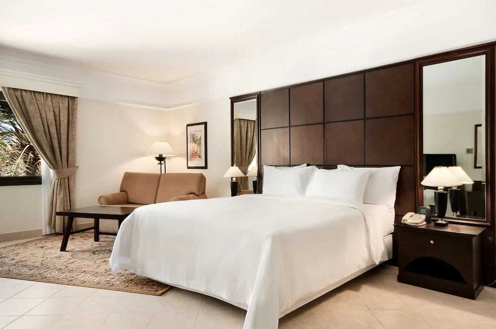 Radisson Blu Hotel & Resort, Al Ain