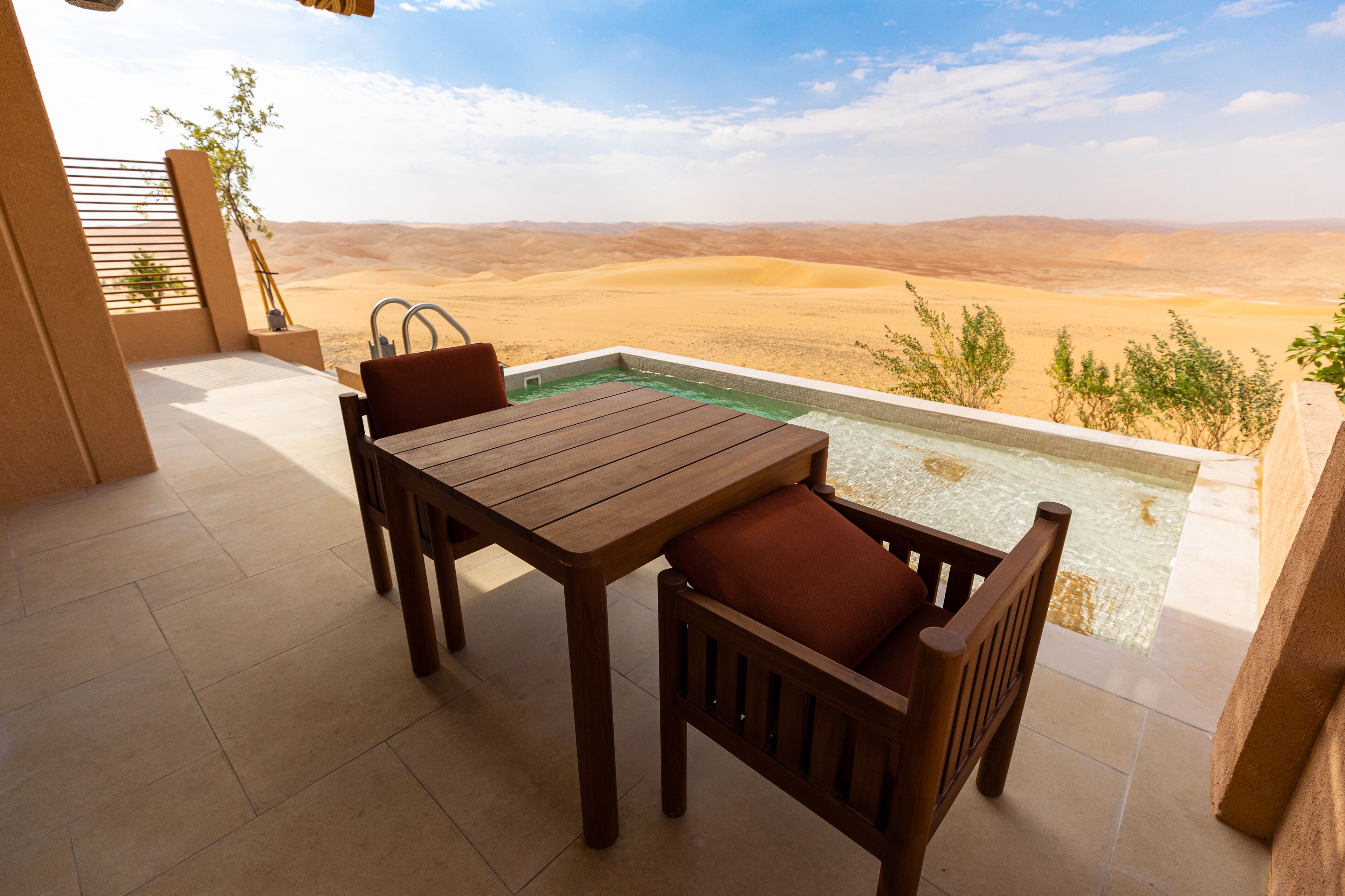 Bab Al Nojoum Bateen Liwa
