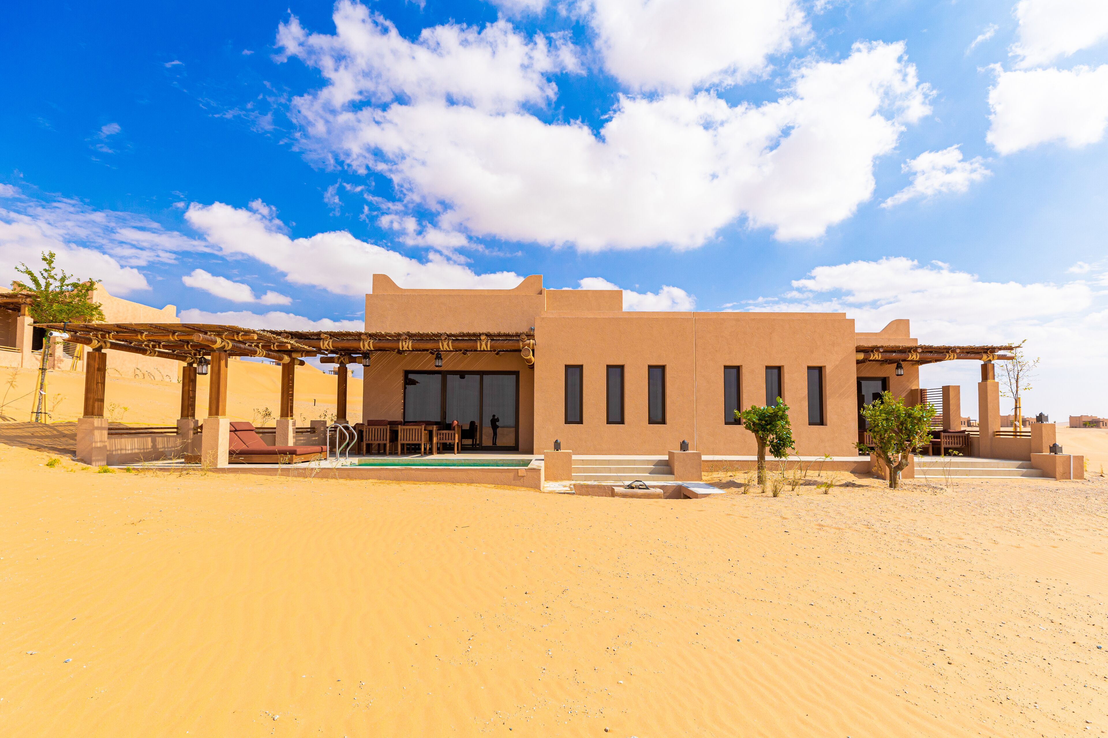 Bab Al Nojoum Bateen Liwa