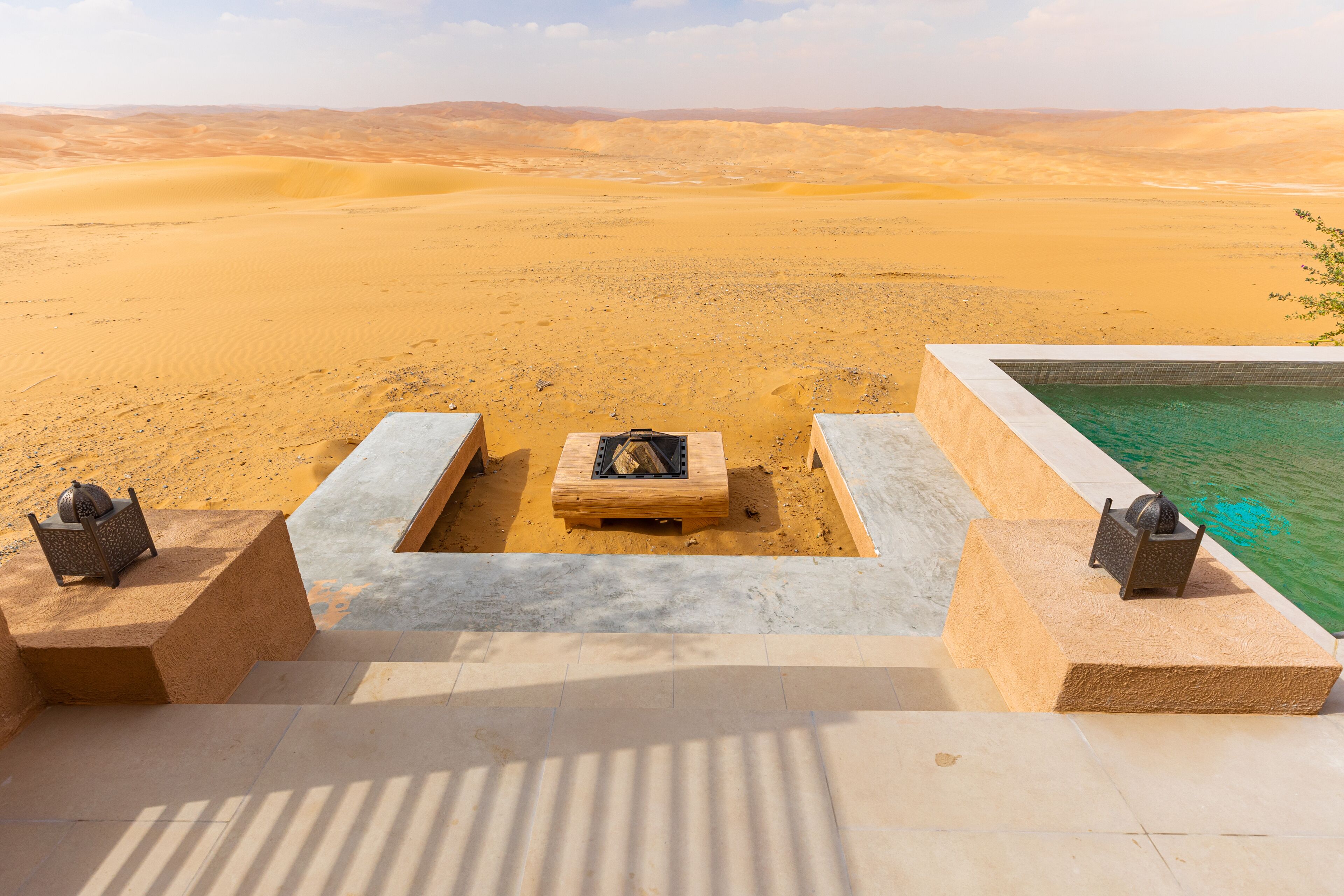 Bab Al Nojoum Bateen Liwa