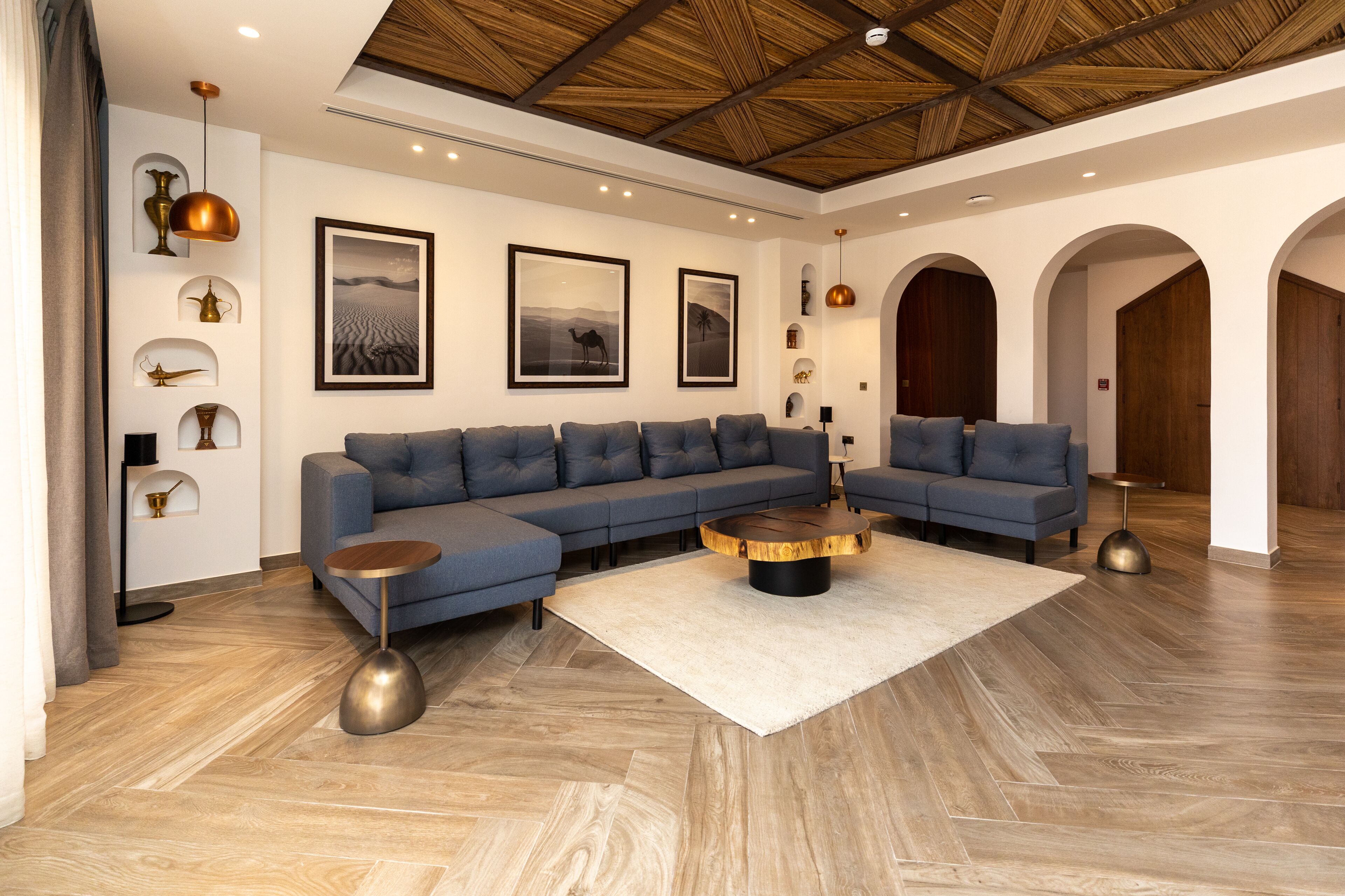 Bab Al Nojoum Bateen Liwa