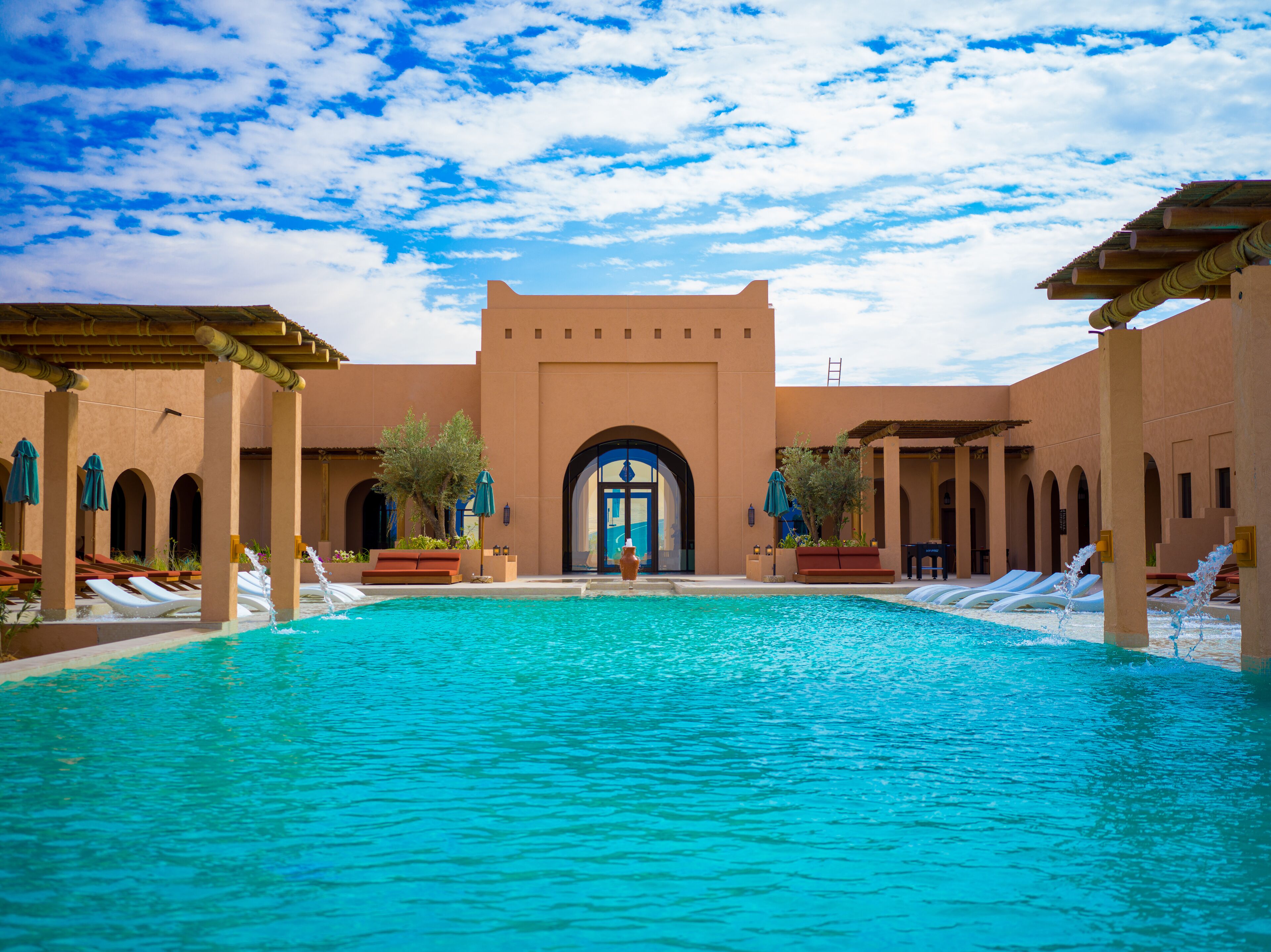Bab Al Nojoum Bateen Liwa