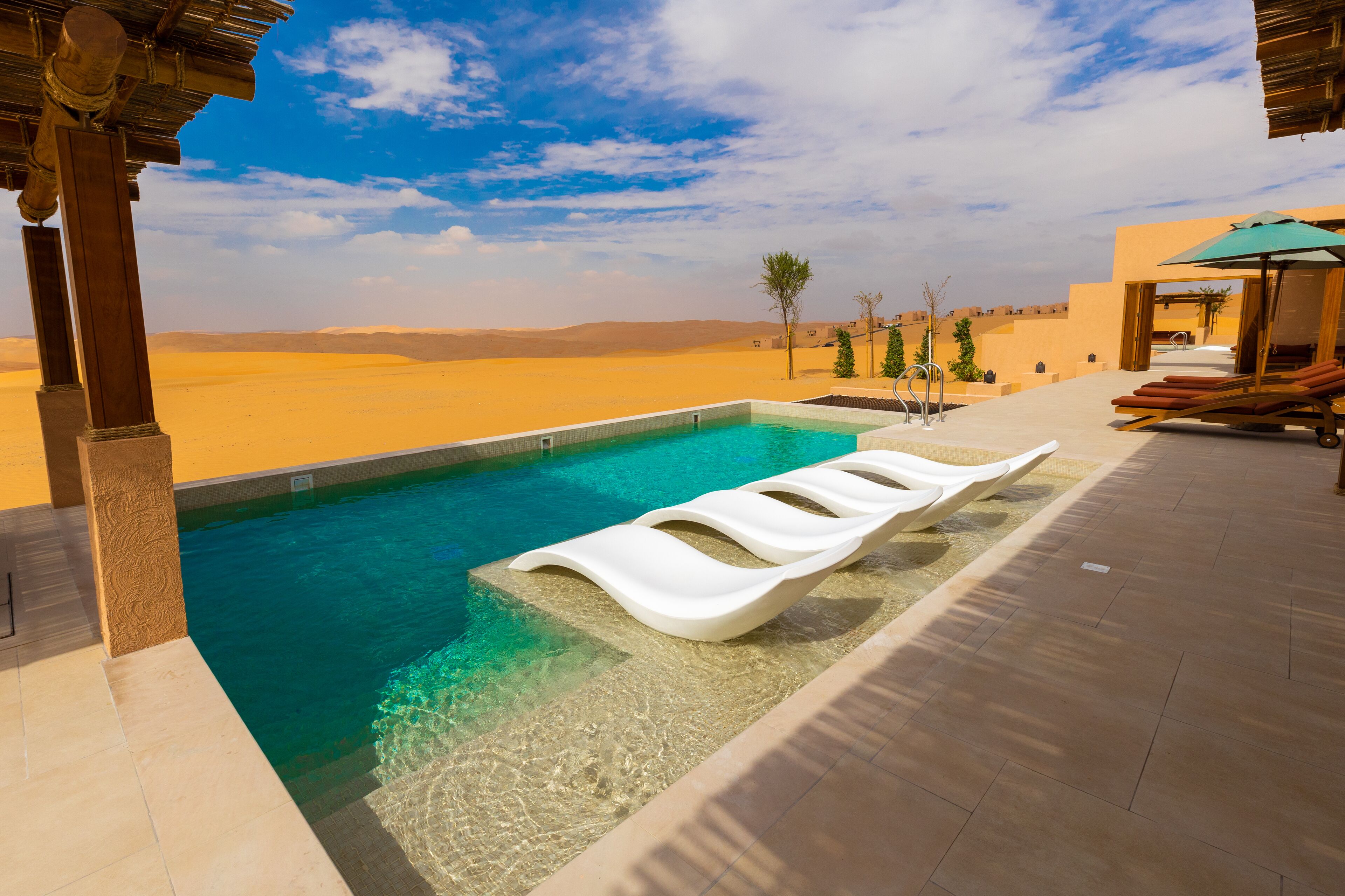 Bab Al Nojoum Bateen Liwa