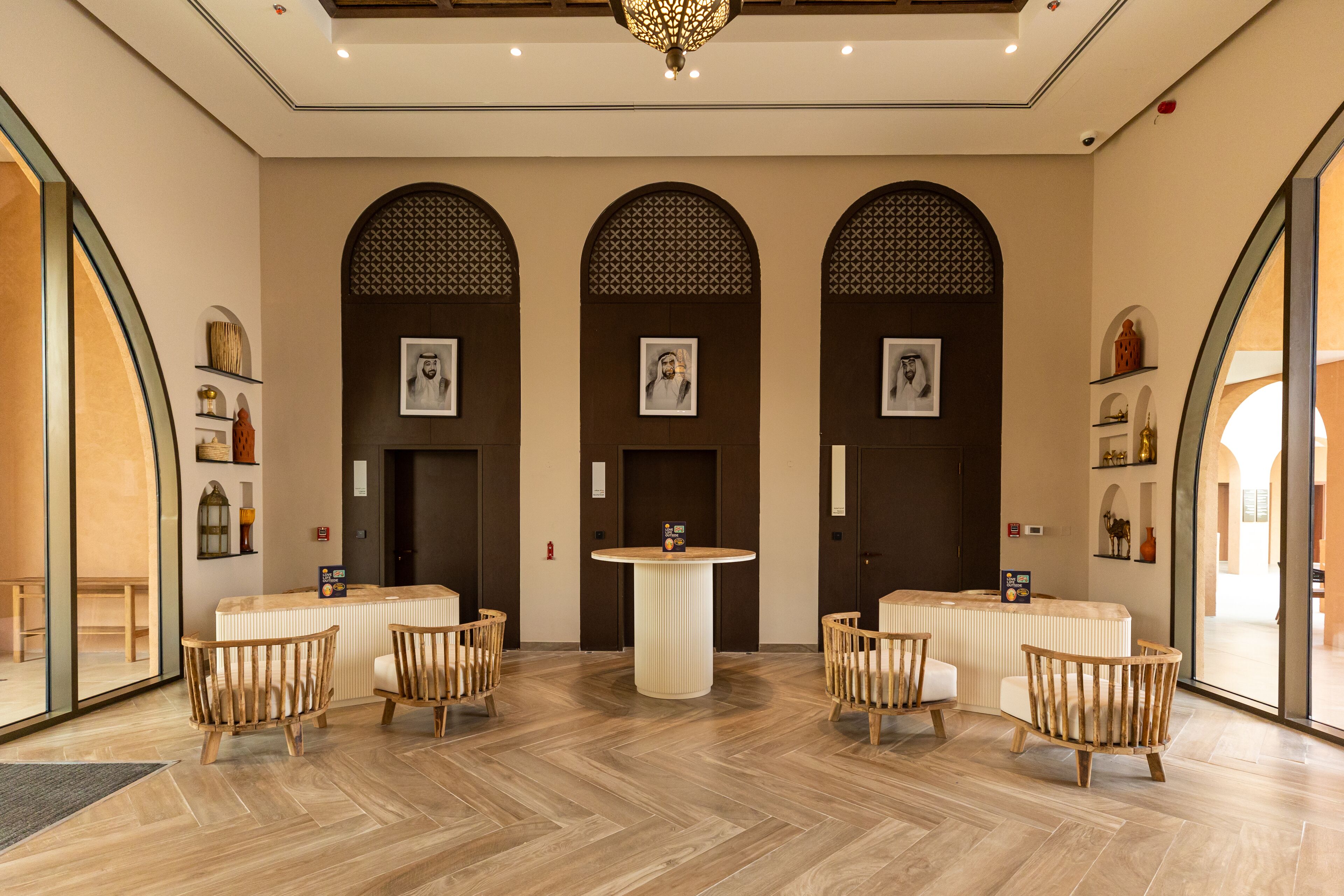 Bab Al Nojoum Bateen Liwa