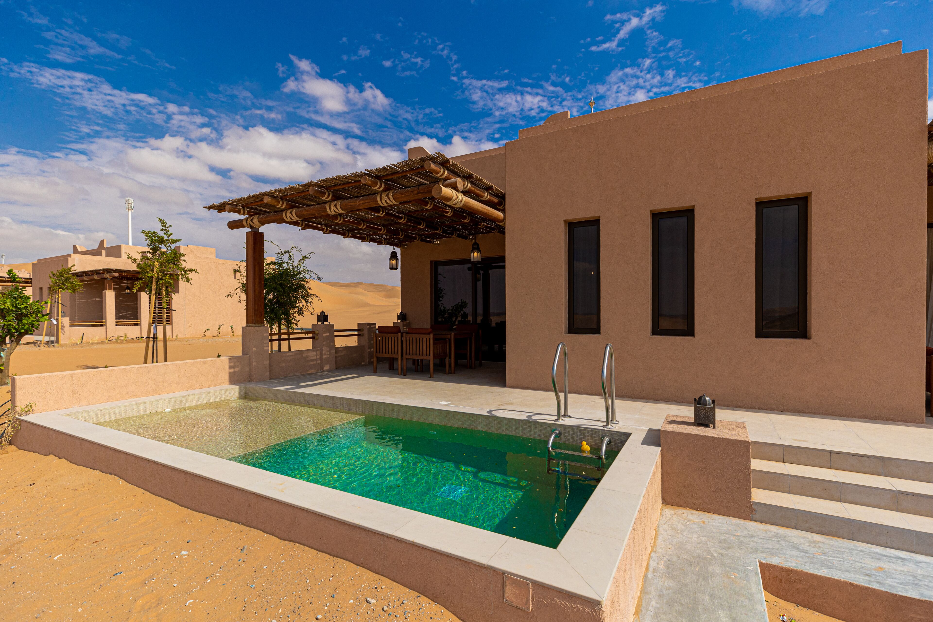 Bab Al Nojoum Bateen Liwa