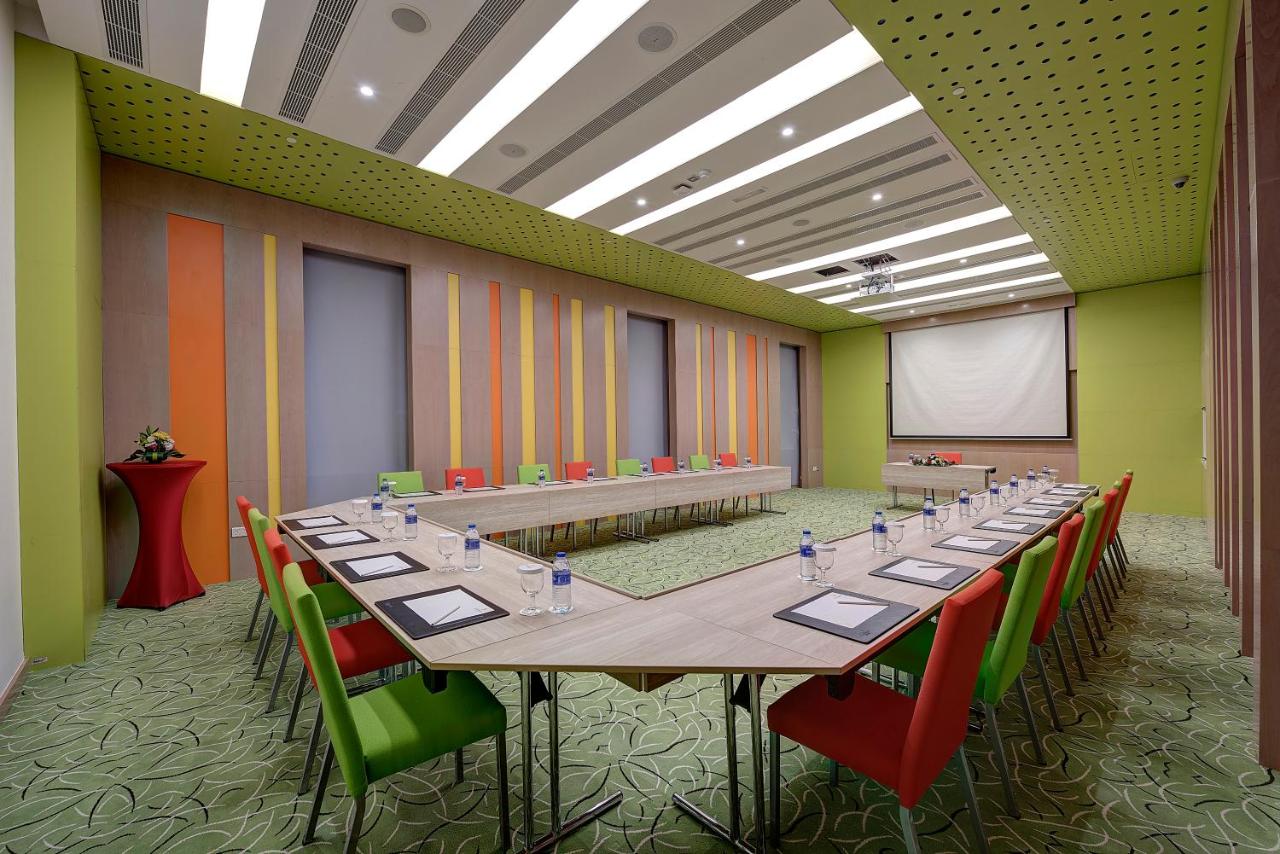 Al Khoory Atrium Hotel