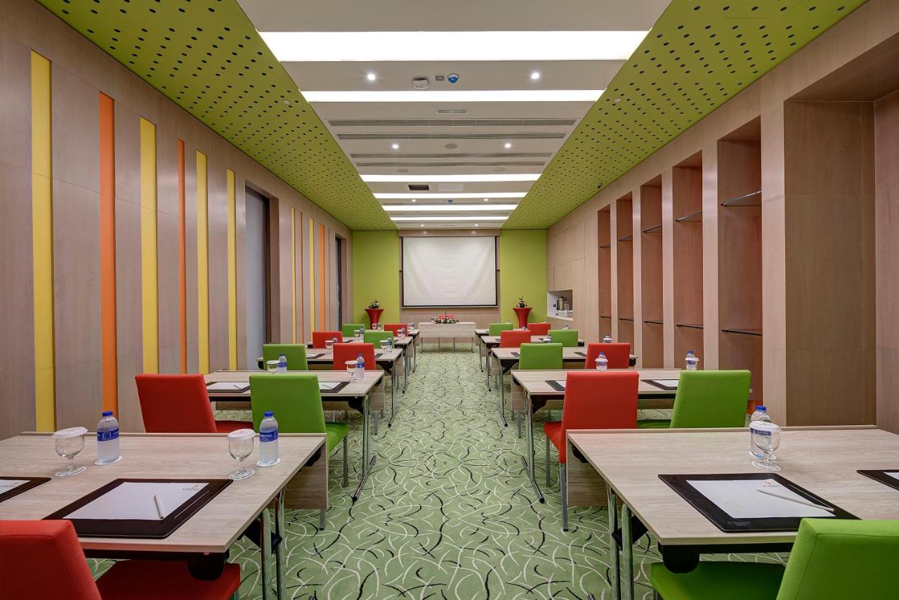 Al Khoory Atrium Hotel