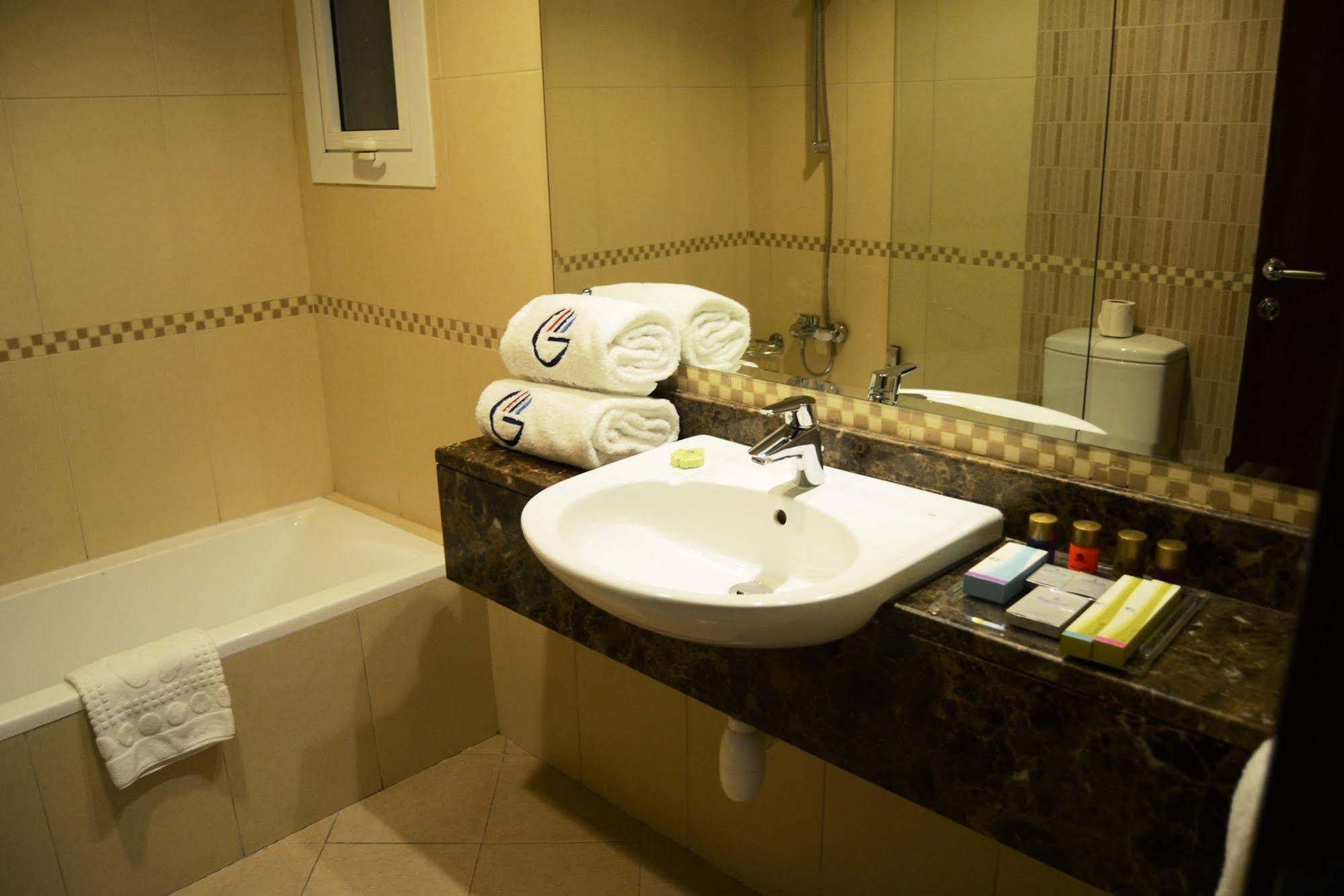 Grand Midwest View Hotel Apartments Al Barsha