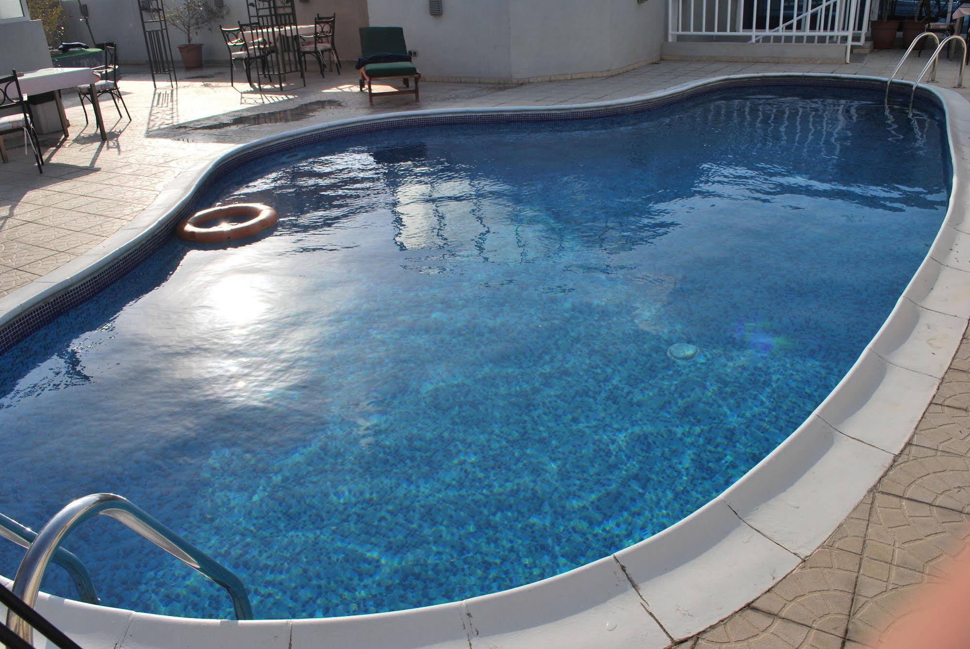 Al Deyafa Hotel Apartments 3