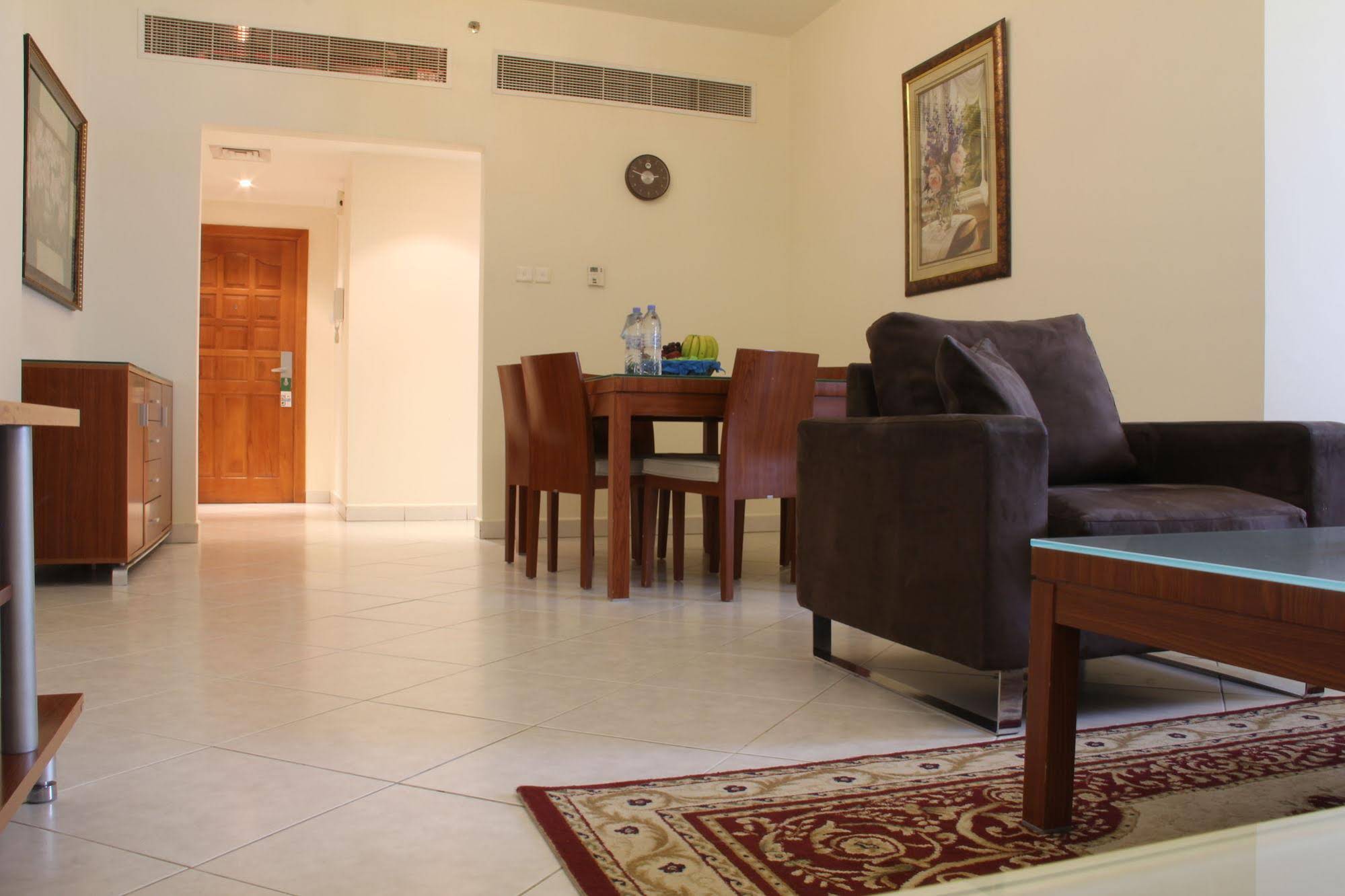 Al Deyafa Hotel Apartments 3