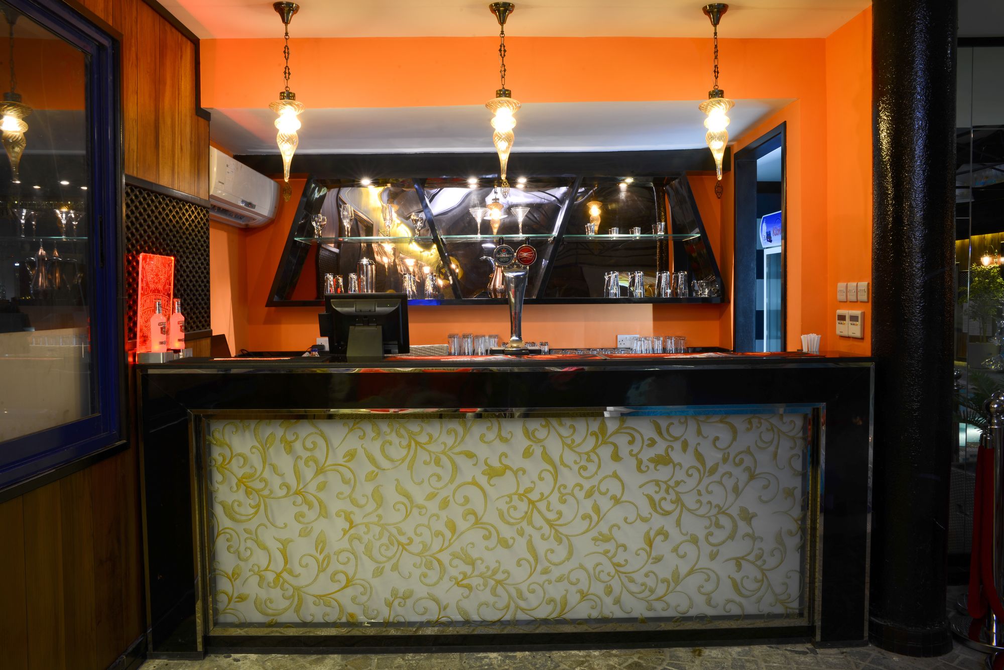 Sun & Sands Hotel