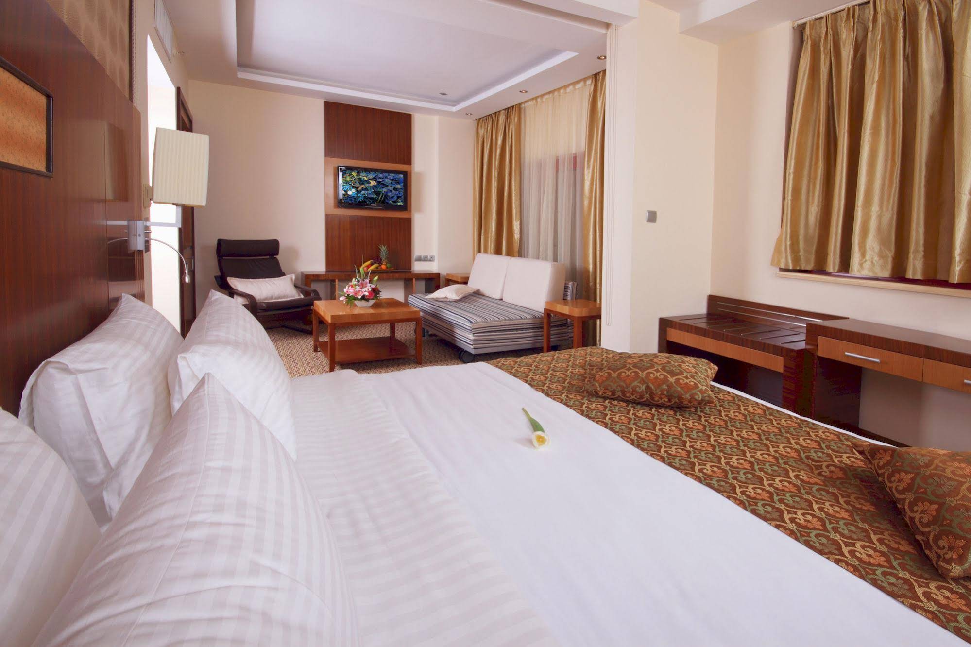 Sun & Sands Downtown Hotel