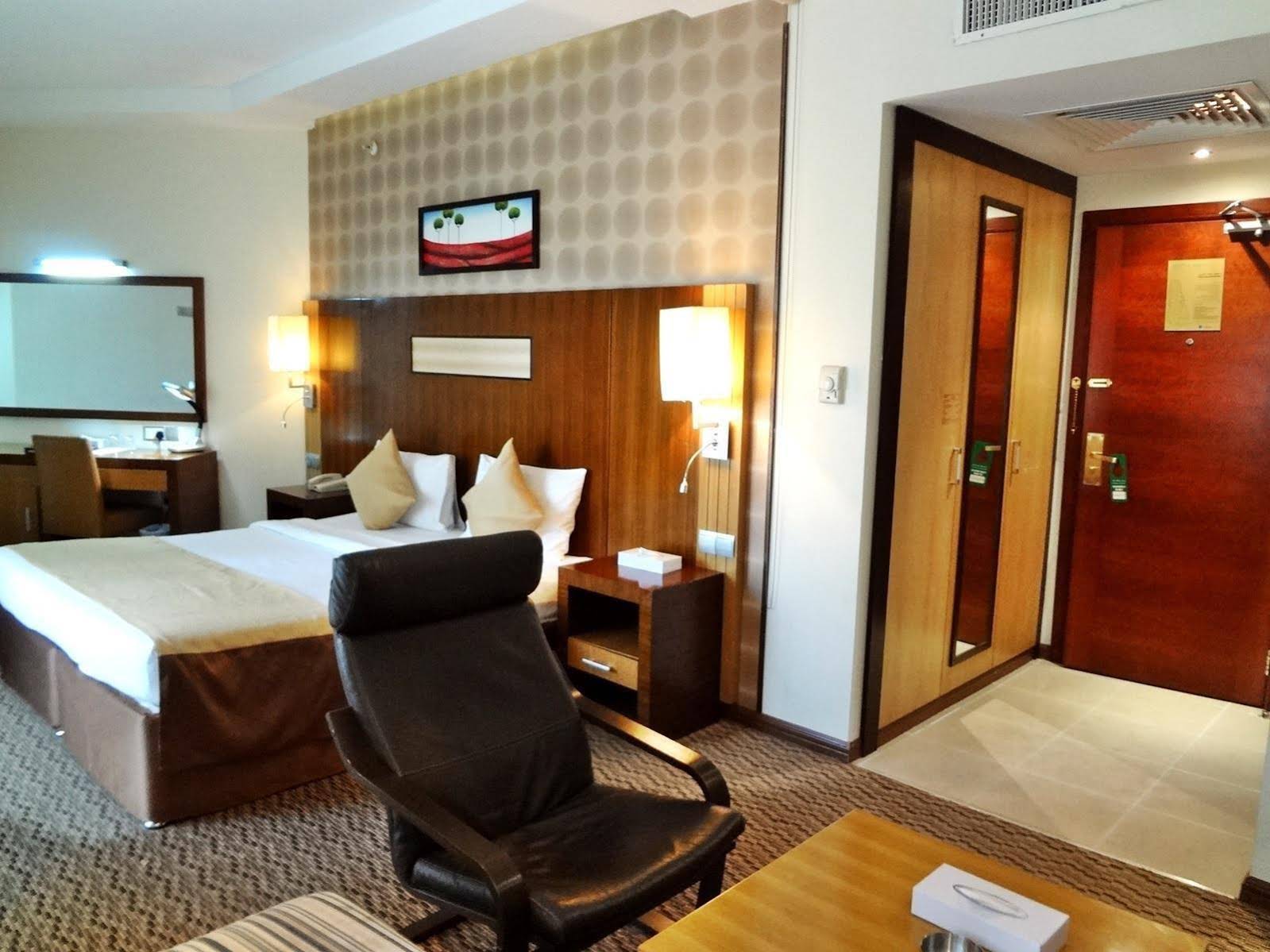 Sun & Sands Downtown Hotel