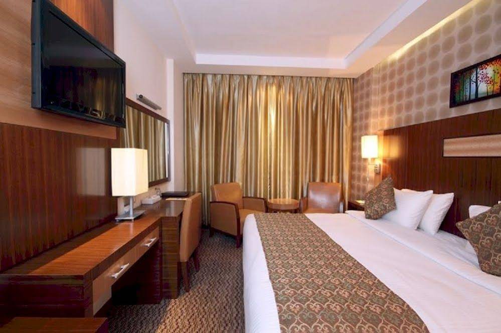 Sun & Sands Downtown Hotel