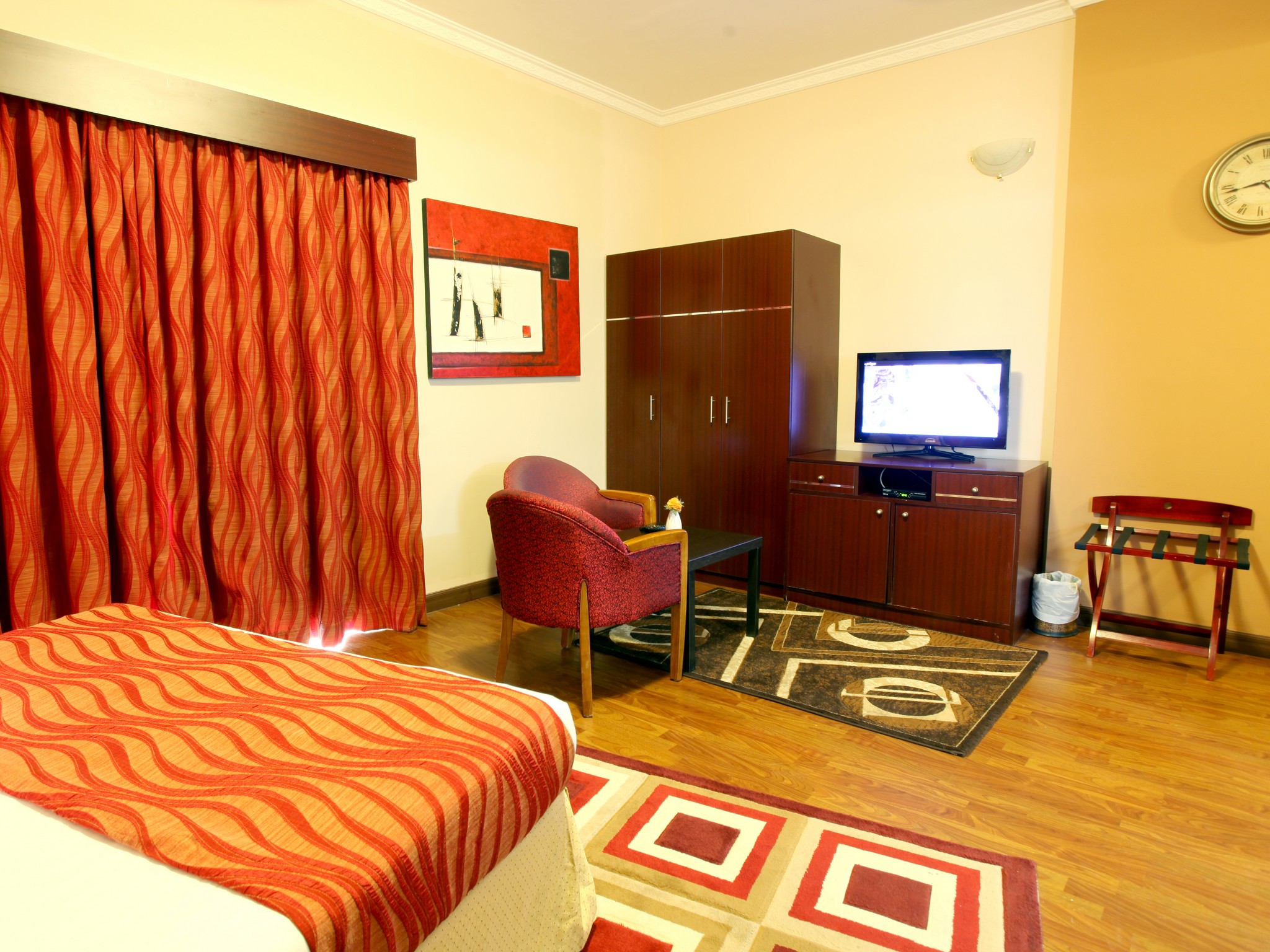 Syaj Hotel by OYO Rooms