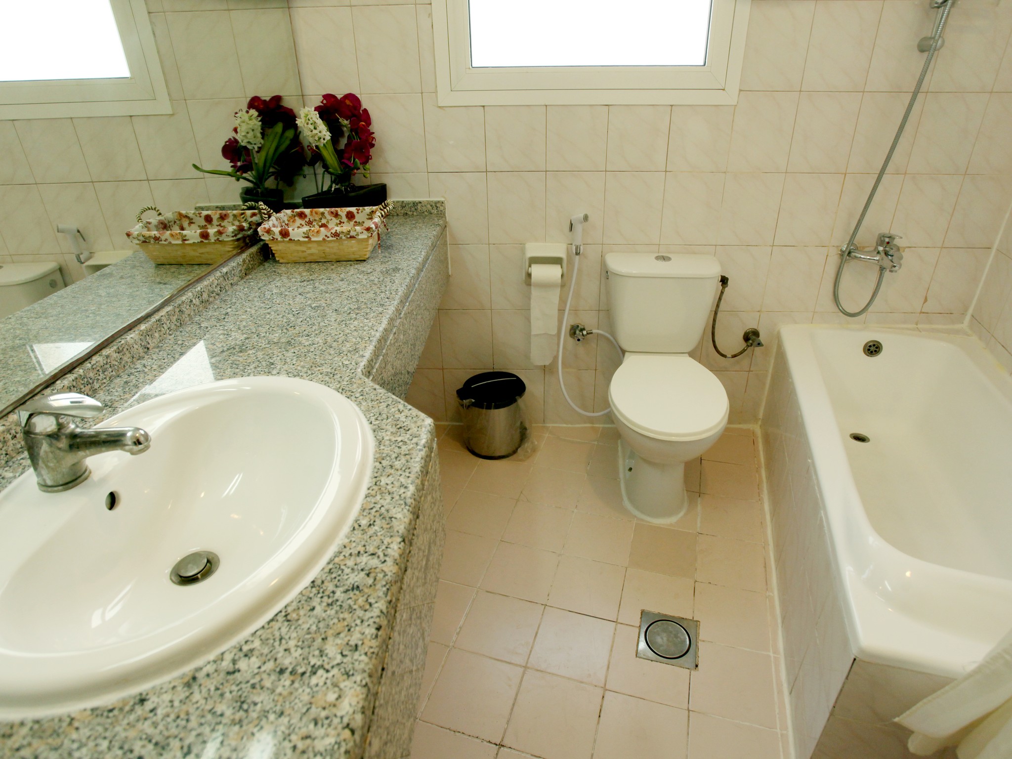 Syaj Hotel by OYO Rooms
