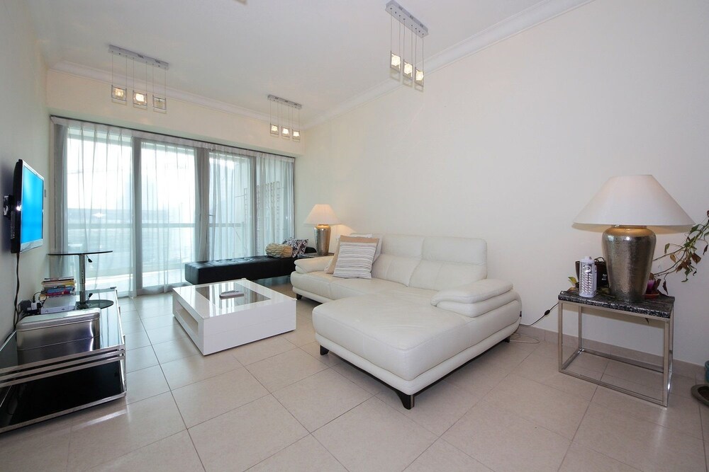 8 Boulevard Walk by New Arabian Holiday Homes