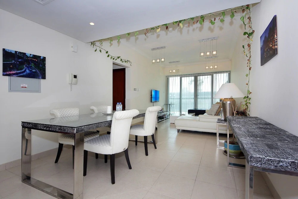 8 Boulevard Walk by New Arabian Holiday Homes
