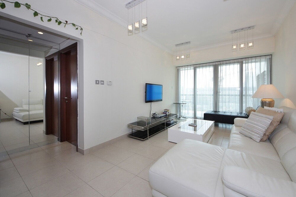 8 Boulevard Walk by New Arabian Holiday Homes