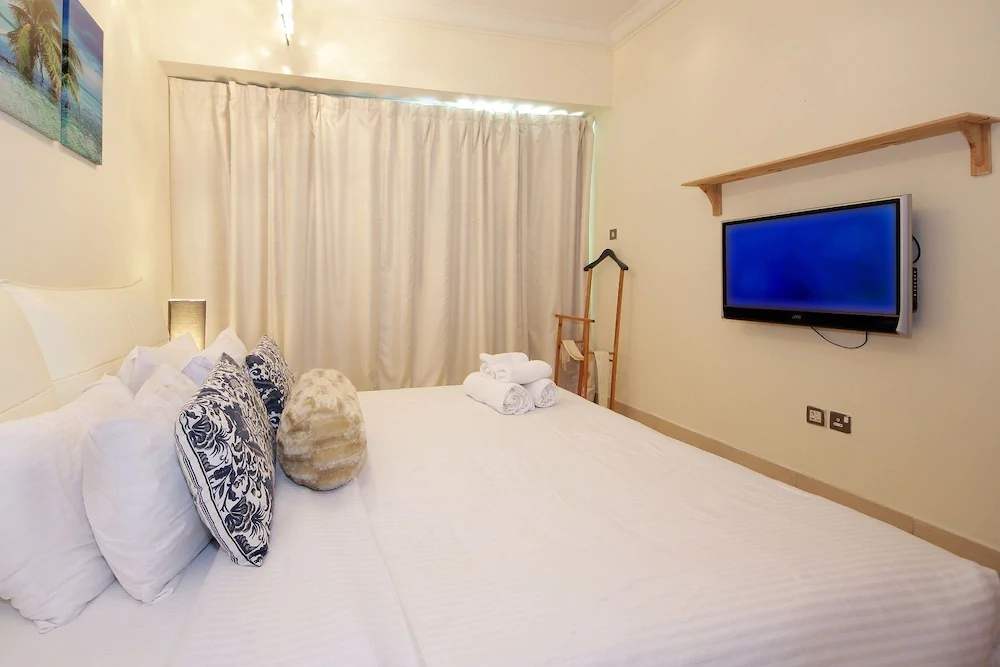 8 Boulevard Walk by New Arabian Holiday Homes