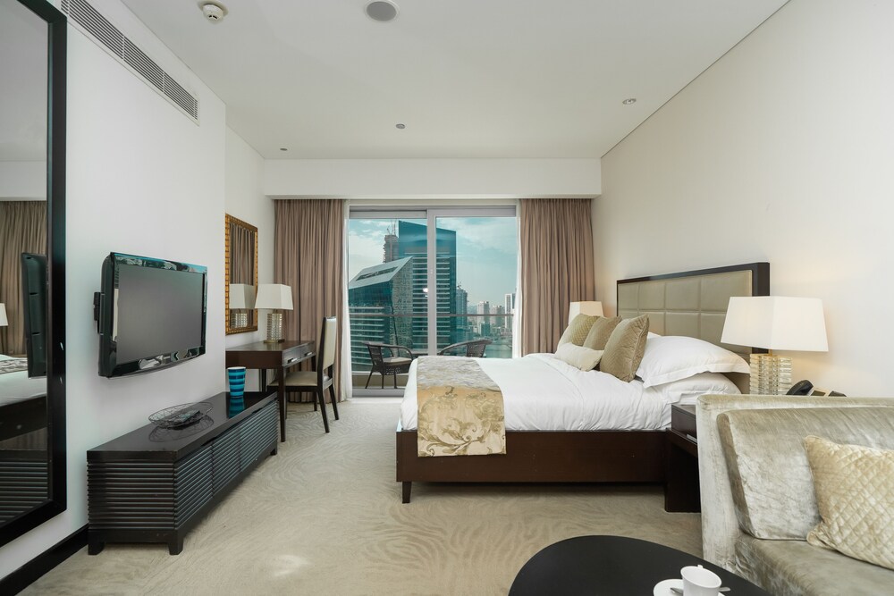 Address Dubai Marina by Luton Vacation Homes