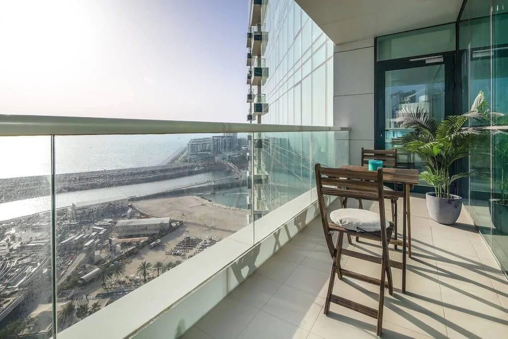 Al Bateen Residence by Frank Porter