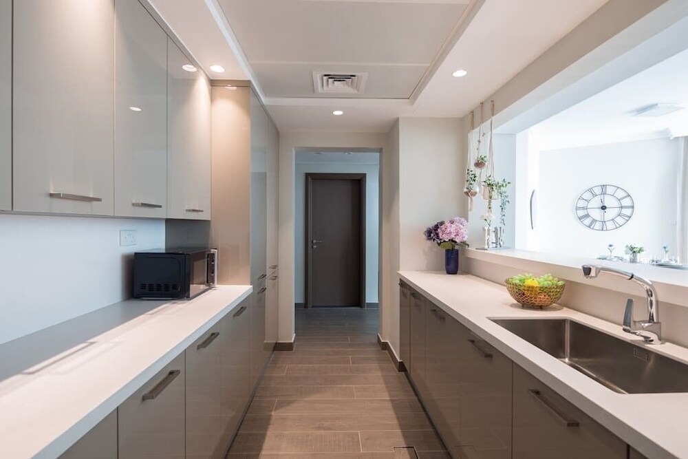 Al Bateen Residence by Frank Porter