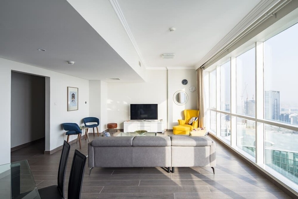 Al Bateen Residence by Frank Porter