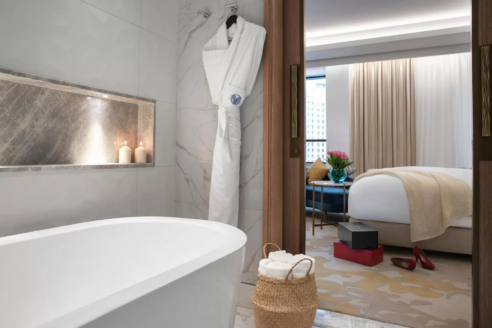 Al Jaddaf Rotana Suite Hotel