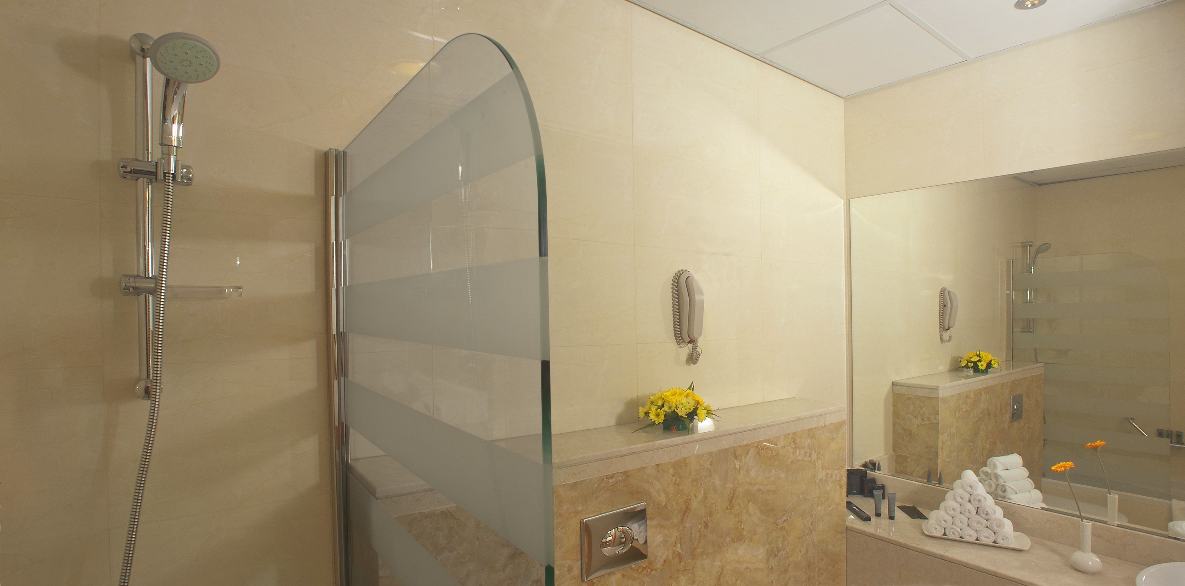 Al Khoory Executive Hotel