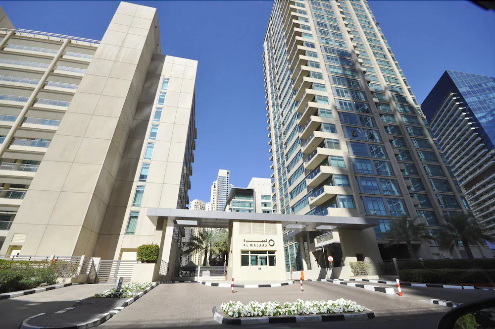 Al Majara Tower 2 by Hi Guests Vacation Homes