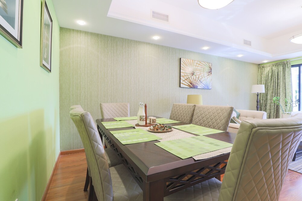 Al Waleed Paradise by OYO Rooms