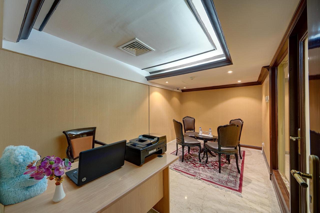 Ascot Hotel