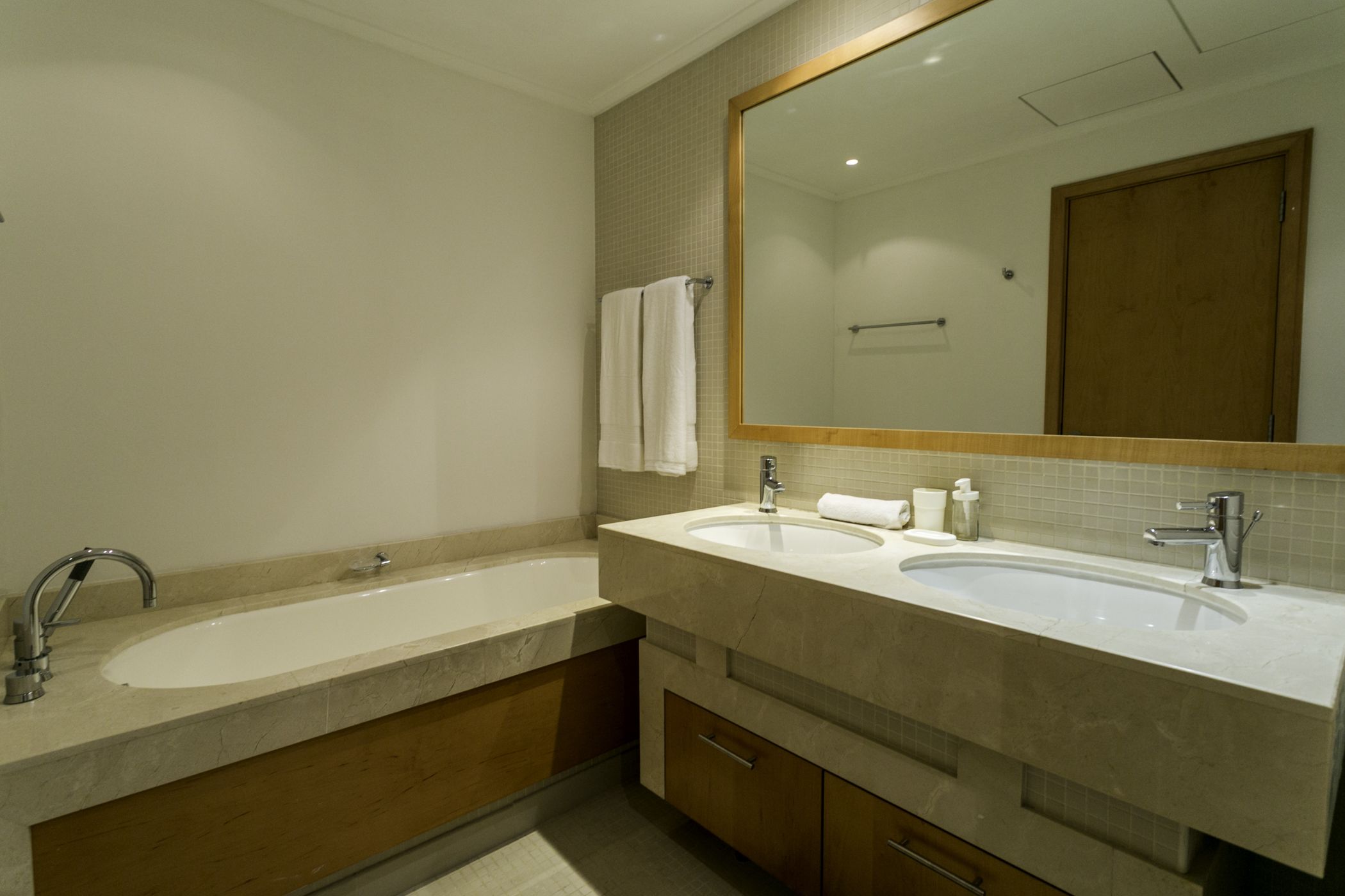Aurora Tower by One Perfect Stay