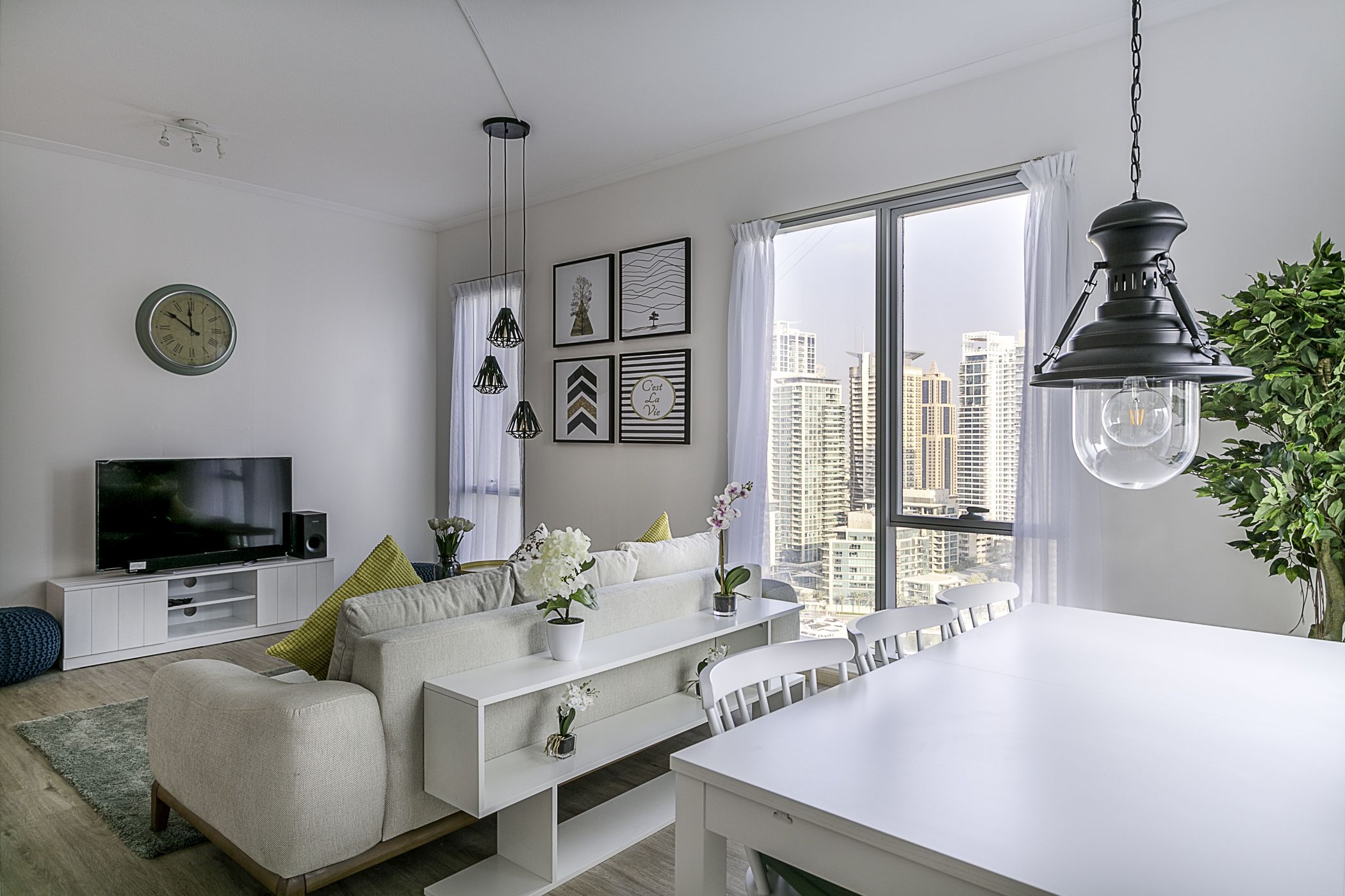 Aurora Tower by One Perfect Stay
