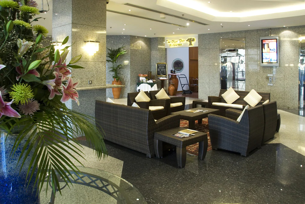 Aravi Hotel
